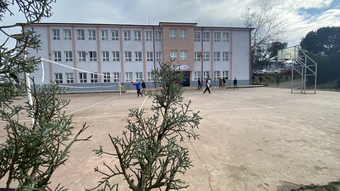 Cumhuriyet Ortaokulu Fotoğrafı
